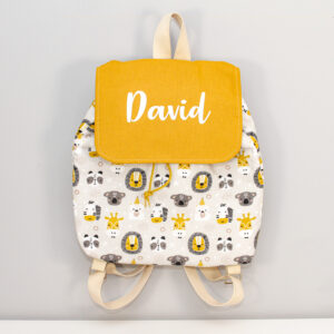 Mochila con solapa infantil. Con estampado de animales