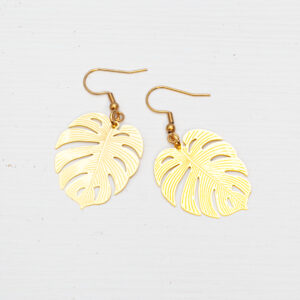 Pendientes Tropical Dorado hechos a mano en acero inoxidable con forma de hoja
