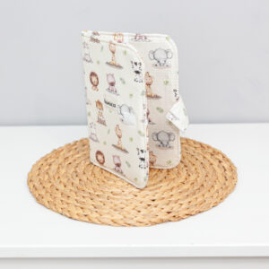 Portadocumentos artesanal Safari hecho a mano en algodón con estampado de animales de la selva