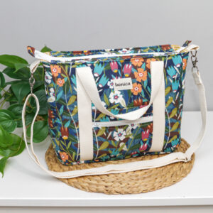 Bolso bandolera Turia artesanal con estampado floral hecho a mano